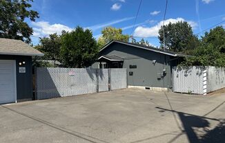 Beautifully updated 3 bedroom, 1 bath house in Eugene!