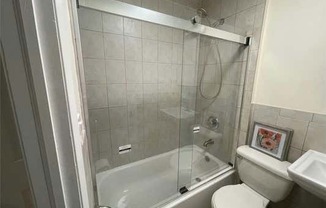 Studio, 1 bath, $2,800