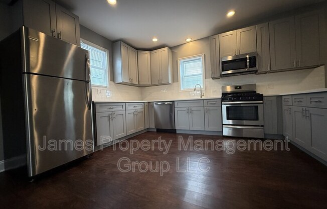 1232 N HAMLIN AVE