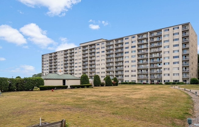 2 beds, 2 baths, 1,069 sqft, $2,700, Unit 217