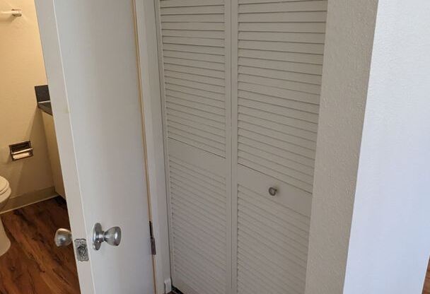 Studio, 1 bath, 350 sqft, $925, Unit 203