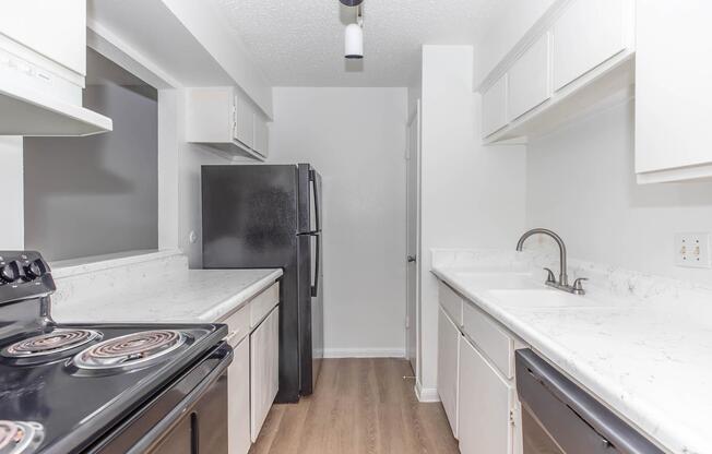 2 beds, 2 baths, 975 sqft, $1,299