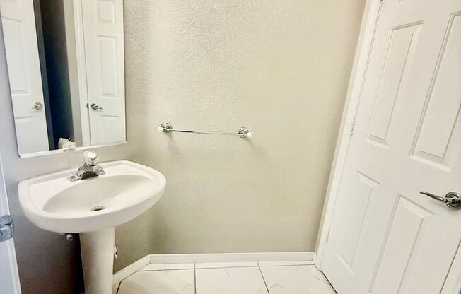 POOL HOME IN SUMMERLIN!