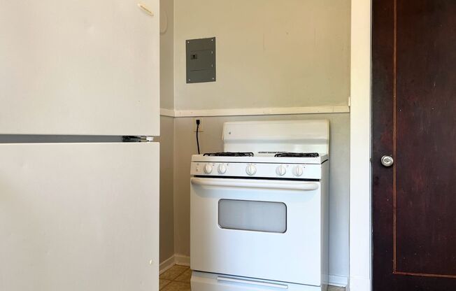 1 bed, 1 bath, $1,025, Unit 17D