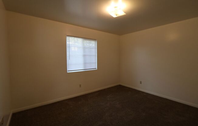 3 beds, 2 baths, $1,650, Unit A