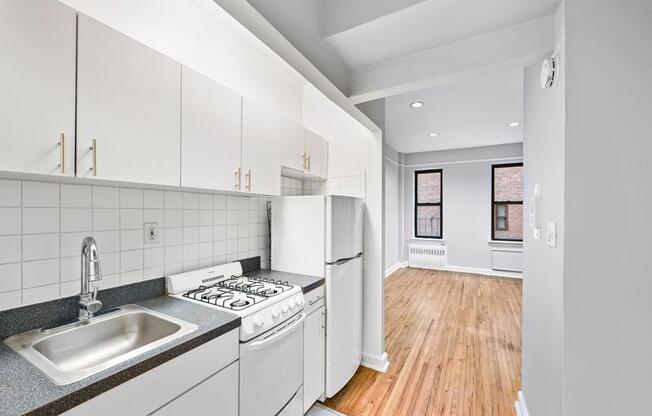 1582 1st Ave 3C