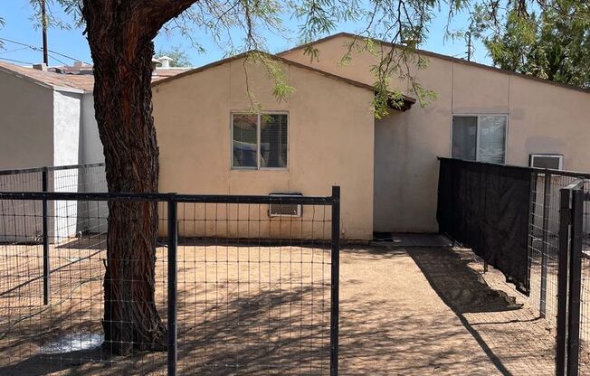 Charming Studio Near the University of Arizona!