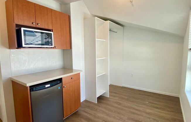 Studio, 1 bath, 176 sqft, $1,095, Unit 3507