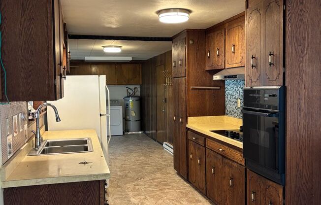 Sprawling Ranch off Mill Plain Blvd- 3 bedrooms