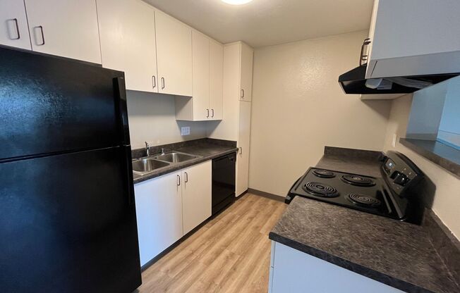 2 beds, 1 bath, 980 sqft, $2,500, Unit 046