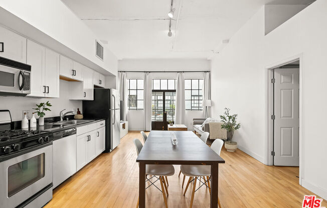 Studio, 1 bath, 707 sqft, $2,290, Unit 628
