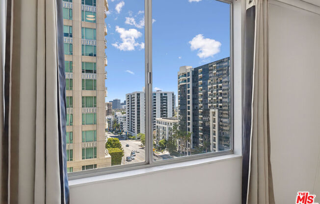 2 beds, 2 baths, 974 sqft, $4,000, Unit 1102