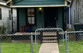 750.00 TOTAL MOVE IN 1 BEDROOM COTTAGE  NEAR CASINO