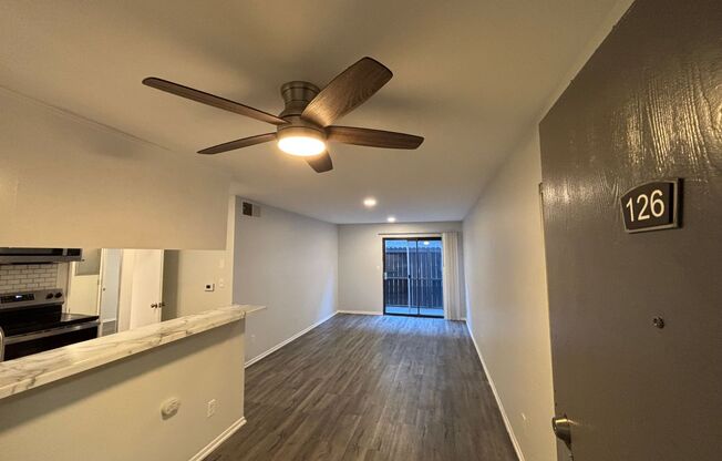 1 bed, 1 bath, 695 sqft, $1,498, Unit 126