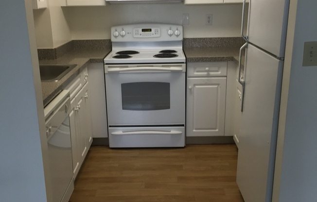 1 bed, 1 bath, 636 sqft, $1,795, Unit 520