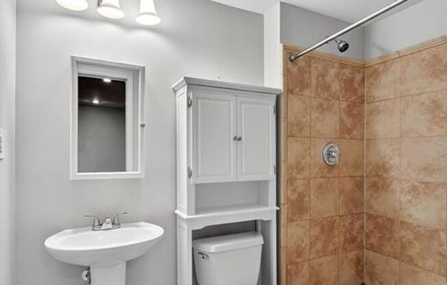 4 beds, 3.5 baths, 2,580 sqft, $3,100, Unit Simeon Bunker Street - 3275