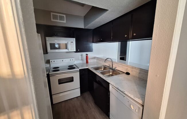 2 beds, 2 baths, 926 sqft, $1,192, Unit 2321