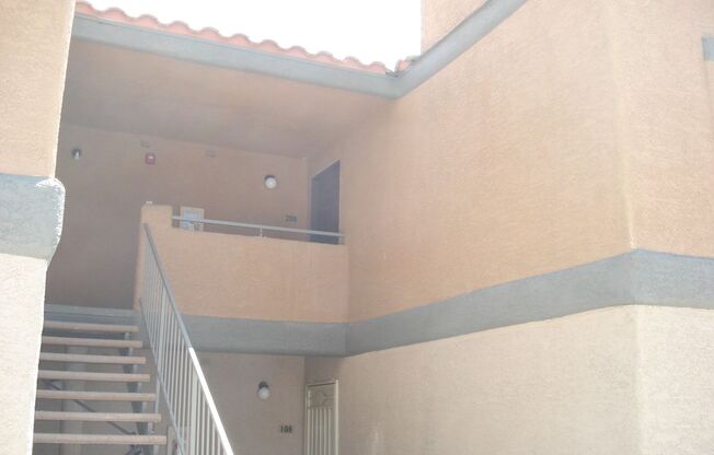 **COZY CONDO**