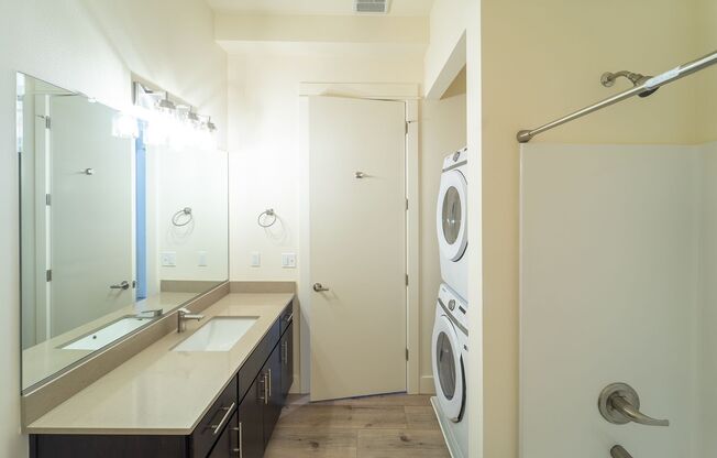 3 beds, 2 baths, 1,016 sqft, $2,299, Unit 1101