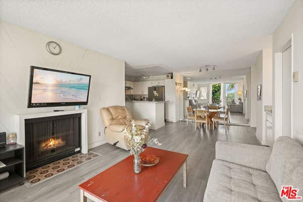 1885 VETERAN AVE