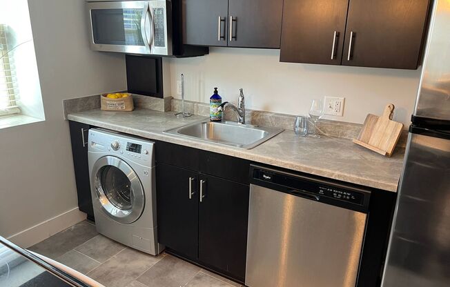 1 bed, 1 bath, 650 sqft, $1,295, Unit Unit 206 A700