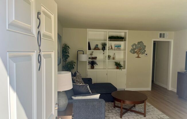 2 beds, 2 baths, 950 sqft, $4,000, Unit 509