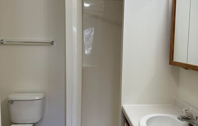 2 beds, 2 baths, $1,075, Unit 1736-205