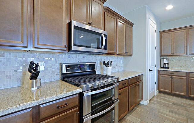 4 beds, 3 baths, $5,460