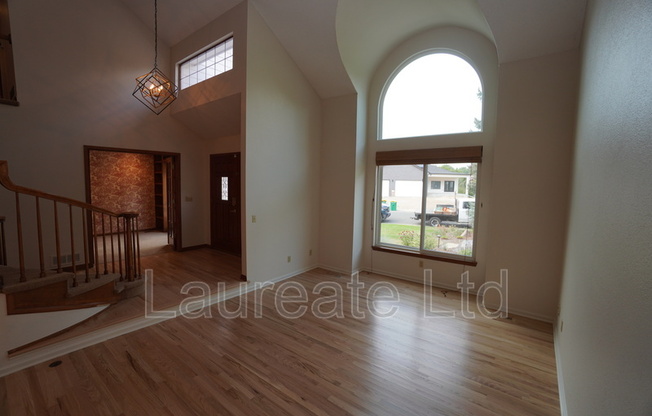 1702 W DRY CRK RD