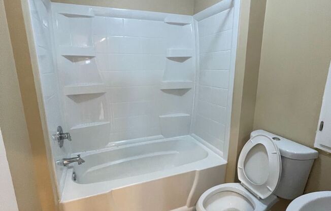 1015 Rice Avenue (Full Service)
