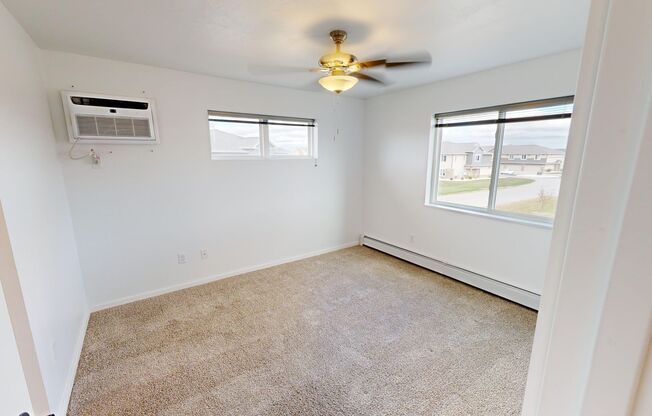 1 bed, 1 bath, 690 sqft, $1,199, Unit 1240-10