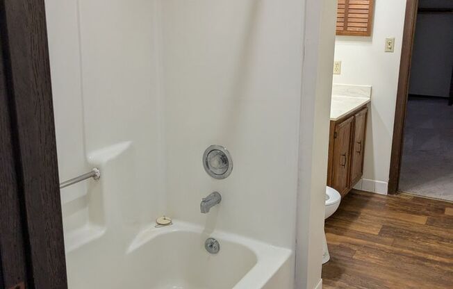 2 beds, 1.5 baths, 1,000 sqft, $1,451, Unit 8199-8199E