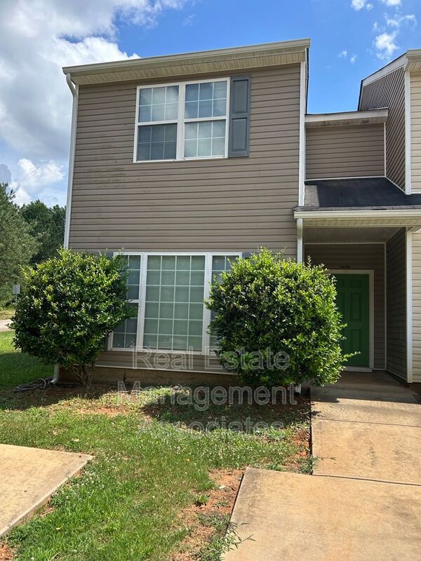 1772 CARRINGTON DR