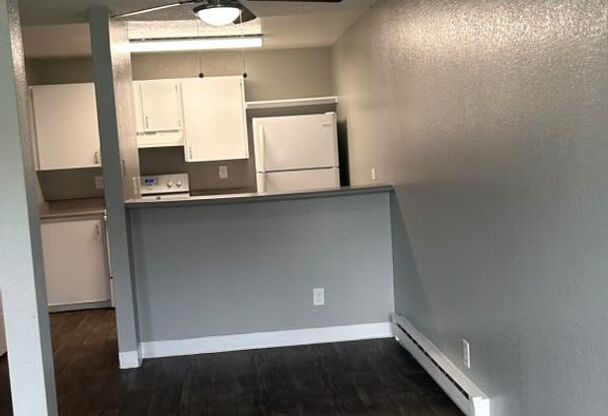 2 beds, 1 bath, 850 sqft, $1,550, Unit 1107 L7