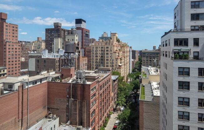 2 beds, 2 baths, $10,800, Unit 15C