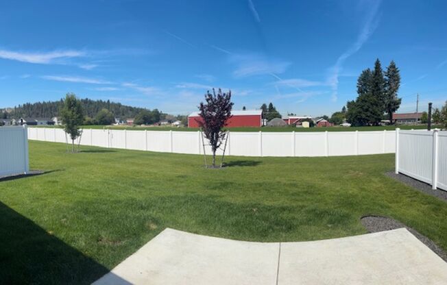 Moen Fields 3 Bed 3 Bath Garden Townhome across from Greenacres Elementary