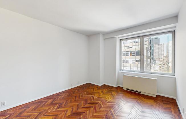 216 218 E 47 ST