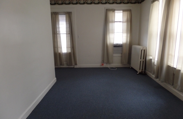 1 bed, 1 bath, 588 sqft, $675