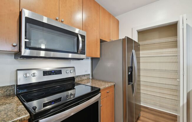 1 bed, 1 bath, $2,150, Unit #109