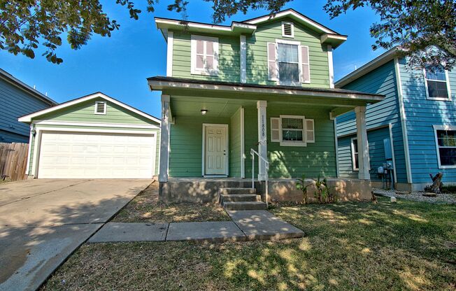 Three Bed House in Manor