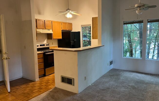 Convenient East Bremerton Condo