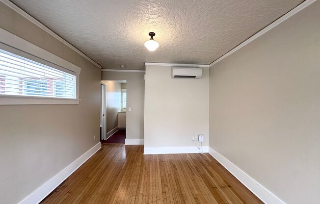 Beautiful Vintage 1 BR!
