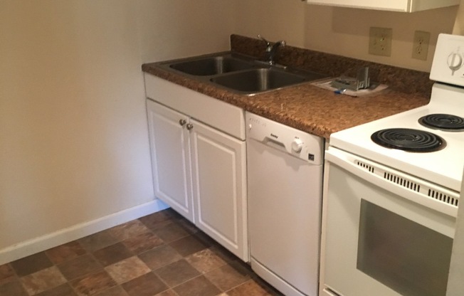 1 bed, 1 bath, 650 sqft, $895, Unit 17
