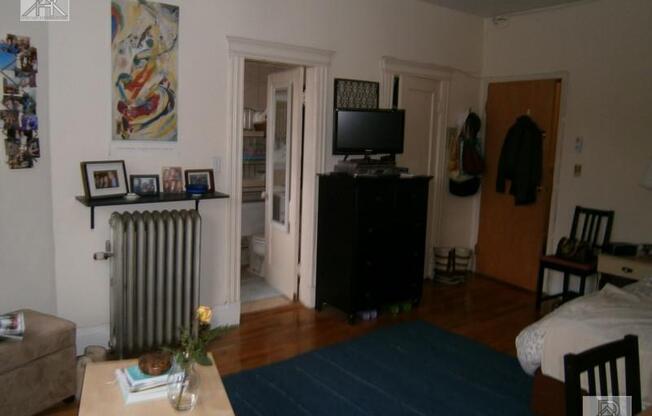 1332 COMMONWEALTH