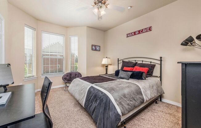 1 bed, 1 bath, $1,200, Unit # 1806