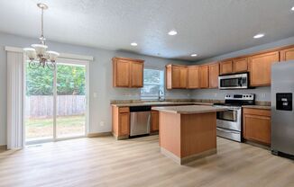 Newly renovated, spacious 2-Level in NE Salem