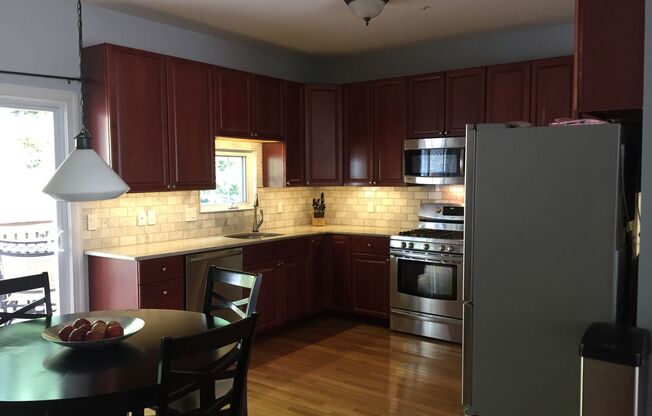 3BD/2.5BA Town Home For Rent - Conshohocken