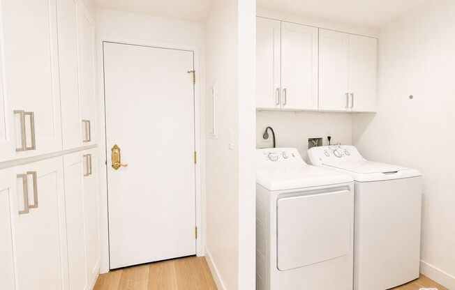 3 beds, 3.5 baths, 3,446 sqft, $11,000, Unit 1702