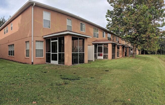 Quality Townhome In Convenient Location!