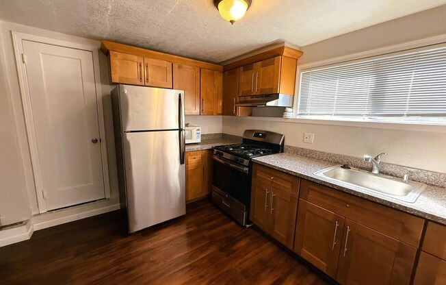 2200-2202 Browning Street